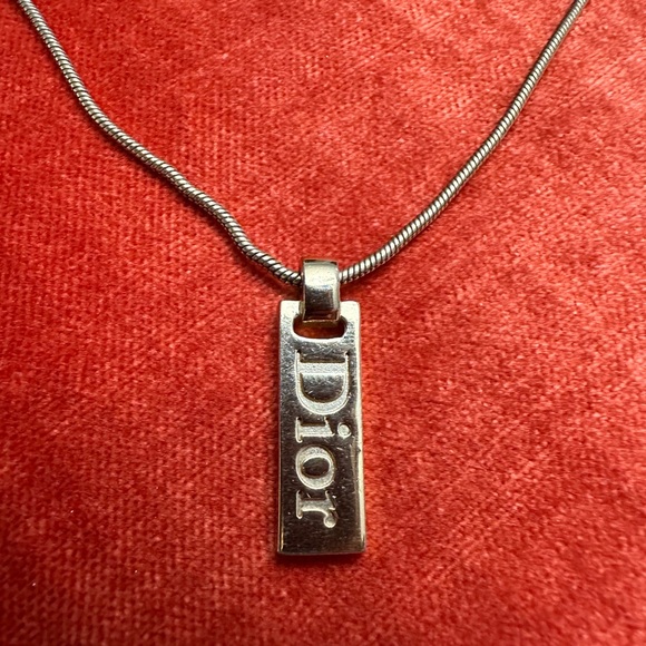 Dior necklace - Picture 3 of 11